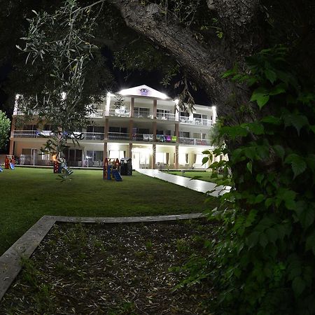 Crown Hotel Νέα Σκιώνη Εξωτερικό φωτογραφία
