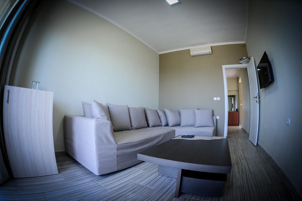 Crown Hotel Νέα Σκιώνη Εξωτερικό φωτογραφία