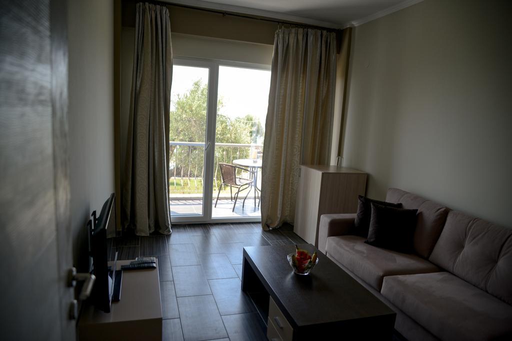 Crown Hotel Νέα Σκιώνη Εξωτερικό φωτογραφία