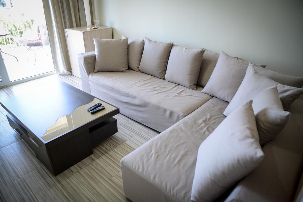 Crown Hotel Νέα Σκιώνη Εξωτερικό φωτογραφία