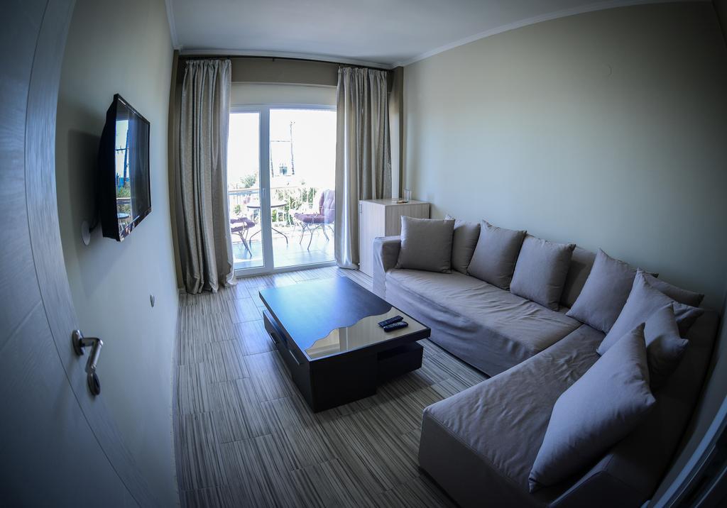 Crown Hotel Νέα Σκιώνη Εξωτερικό φωτογραφία