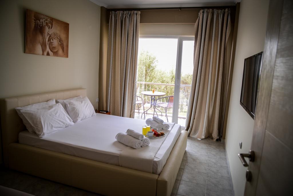 Crown Hotel Νέα Σκιώνη Δωμάτιο φωτογραφία