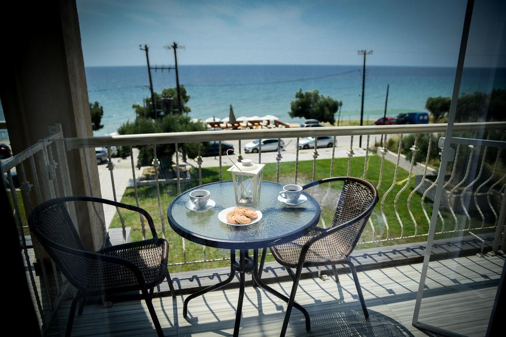 Crown Hotel Νέα Σκιώνη Δωμάτιο φωτογραφία